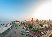 Wat Ounalom At Sunset In Phnom Penh, Cambodia