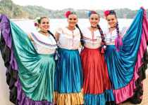 Indigenous dresses, Embera © David Newland