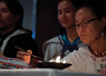 Lighting Qulliq lamp